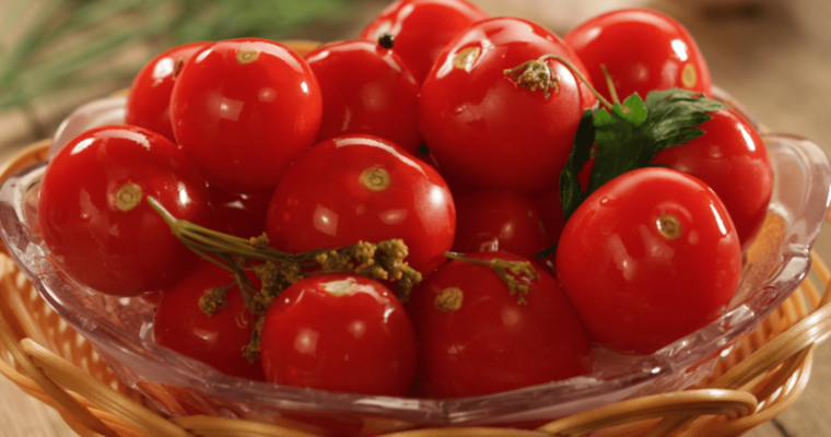 Солоні бочкові помідори з гірчицею