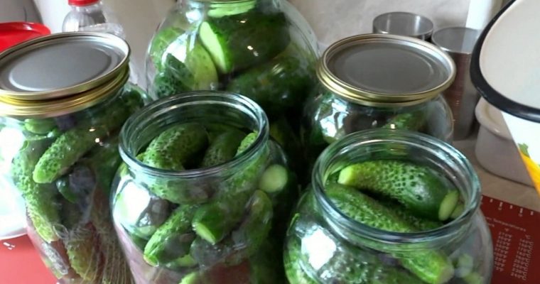 Як приготувати хрусткі мариновані огірки